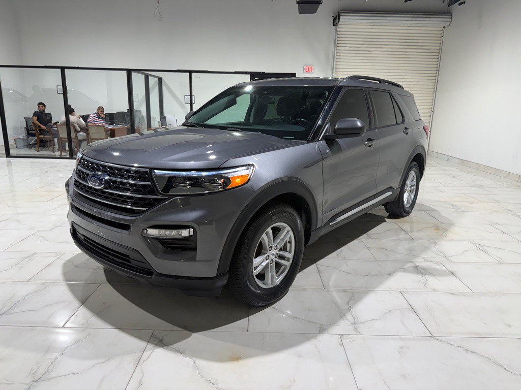 2021 Ford Explorer Image 1