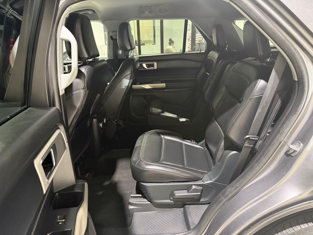 2021 Ford Explorer Image 14