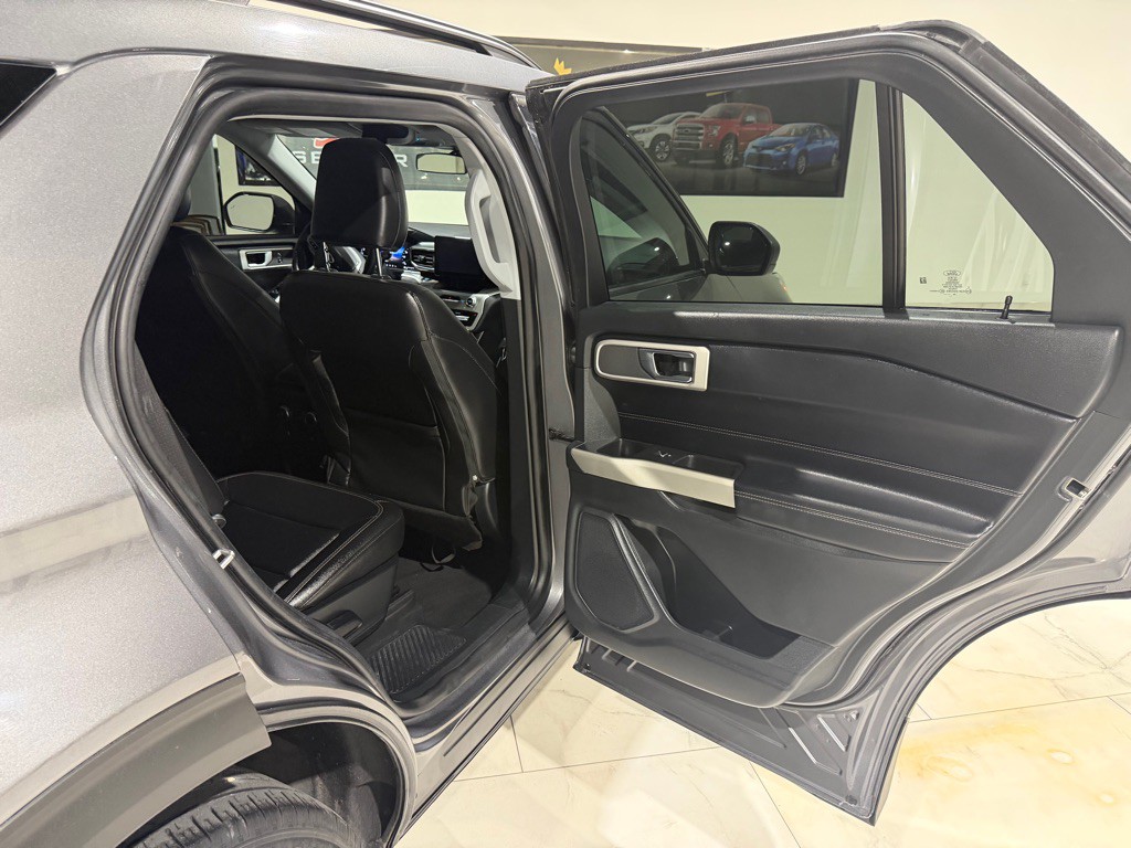 2021 Ford Explorer Image 15