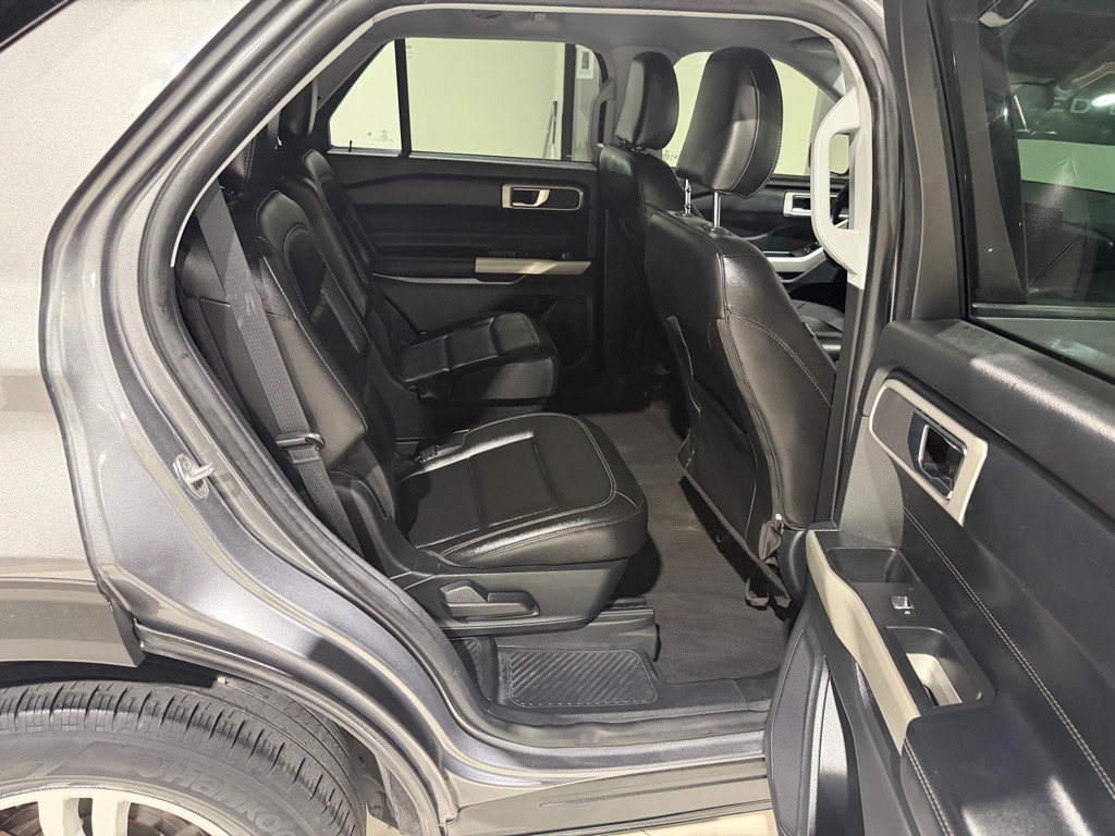 2021 Ford Explorer Image 16