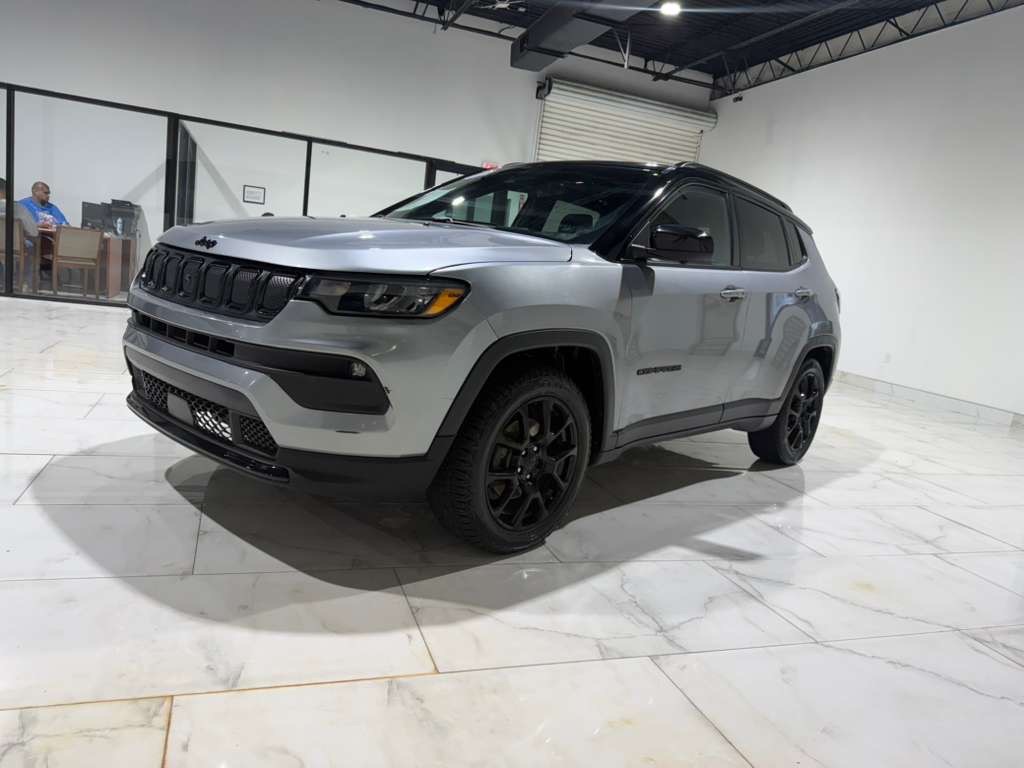 2022 Jeep Compass Image 1