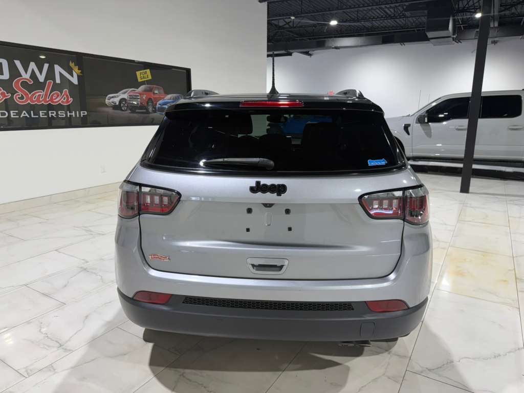 2022 Jeep Compass Image 10