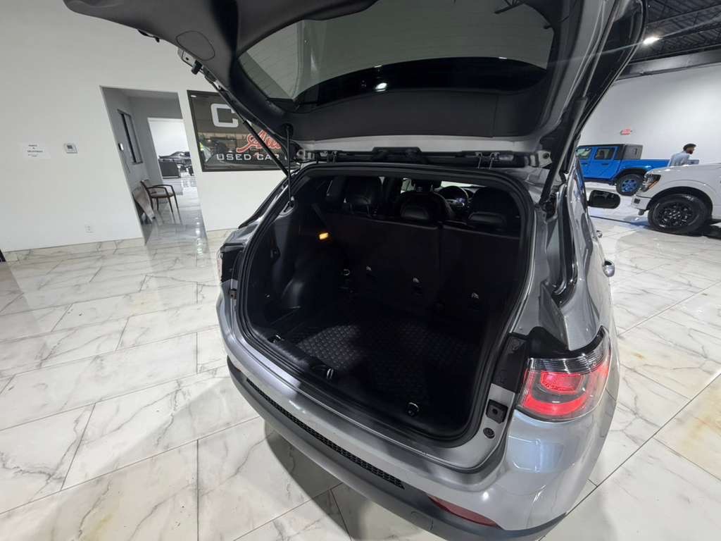 2022 Jeep Compass Image 12