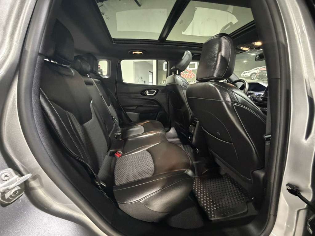2022 Jeep Compass Image 16
