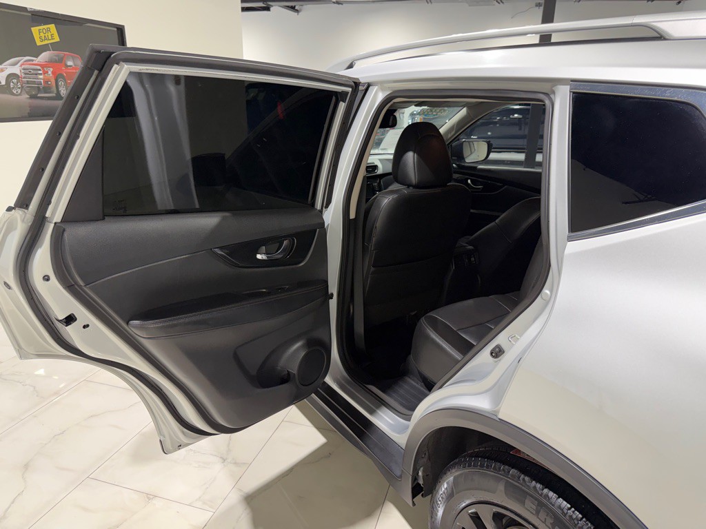 2019 Nissan Rogue Image 14