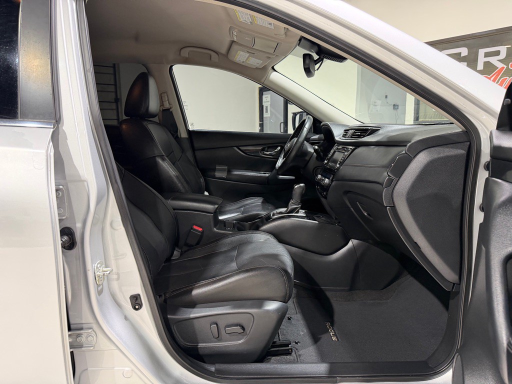 2019 Nissan Rogue Image 19