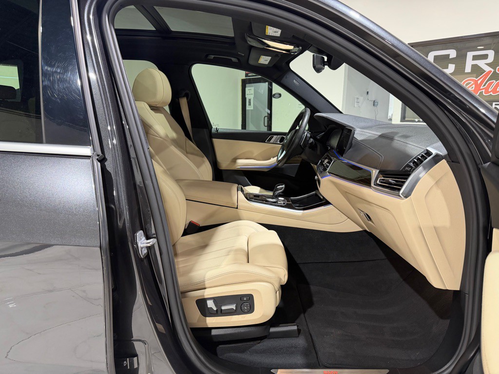 2020 BMW X5 Image 19