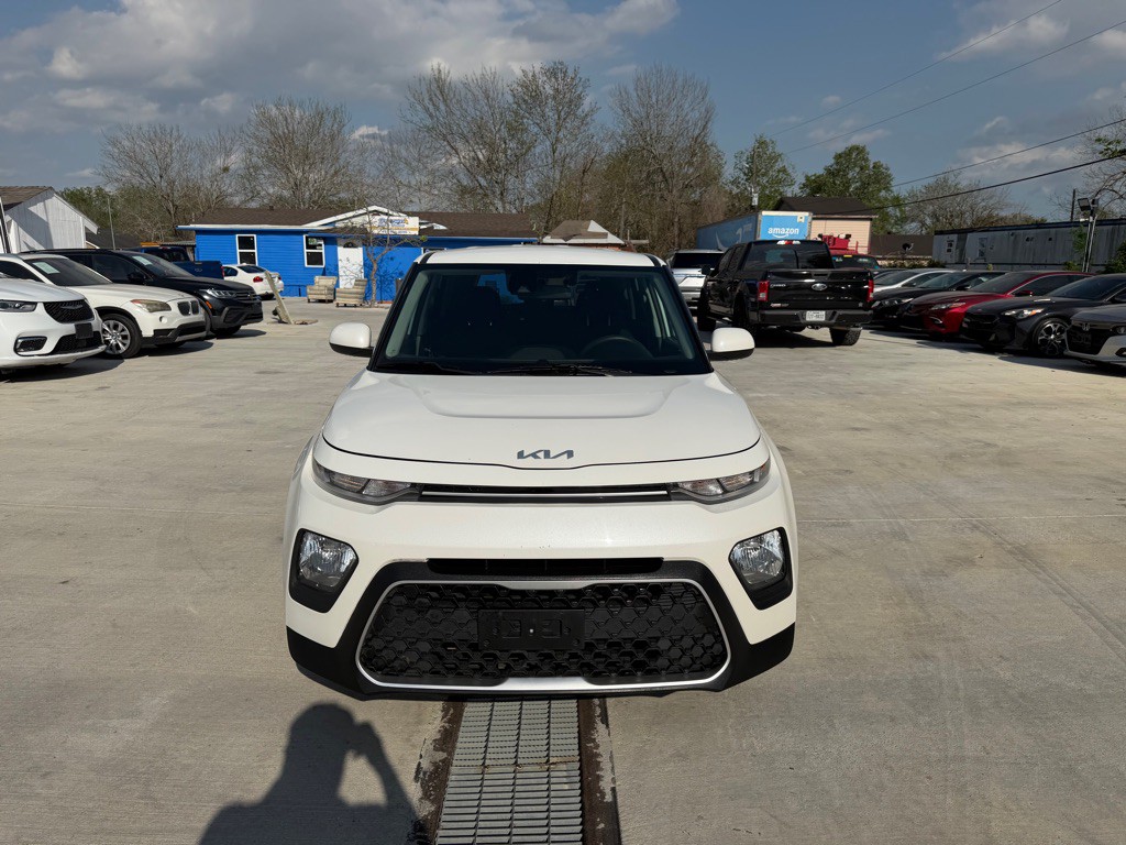 2022 Kia Soul Image 2