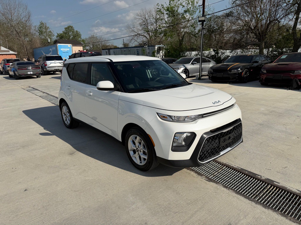 2022 Kia Soul Image 3