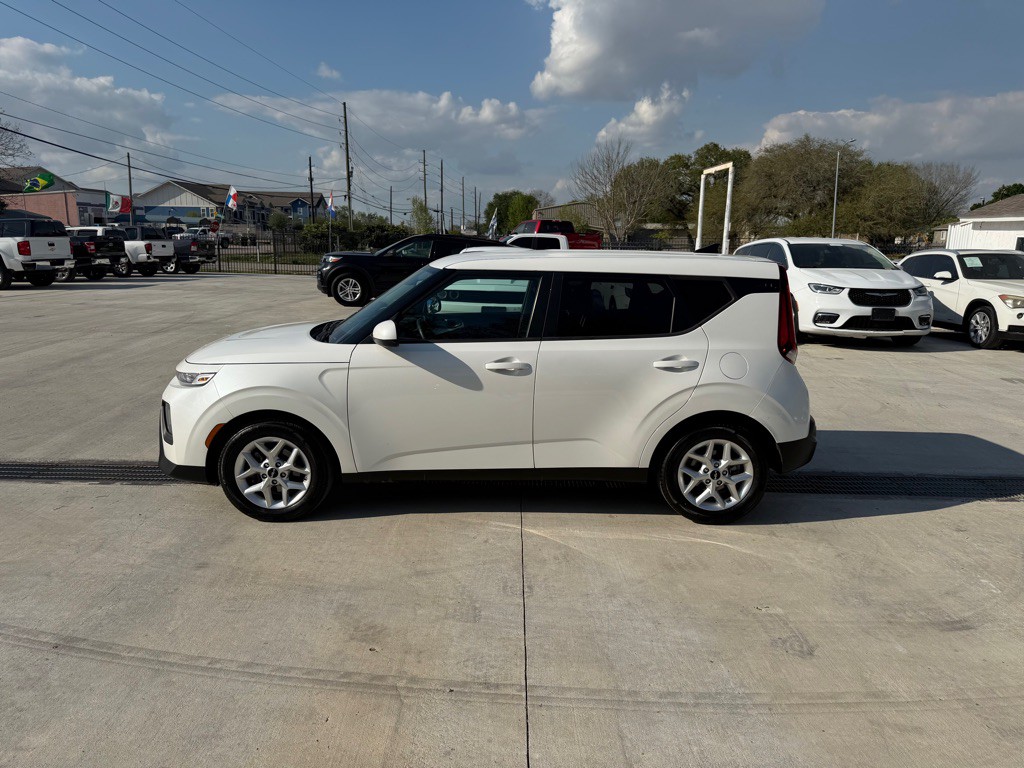 2022 Kia Soul Image 8