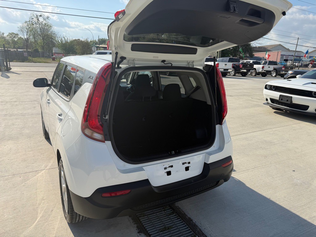 2022 Kia Soul Image 13
