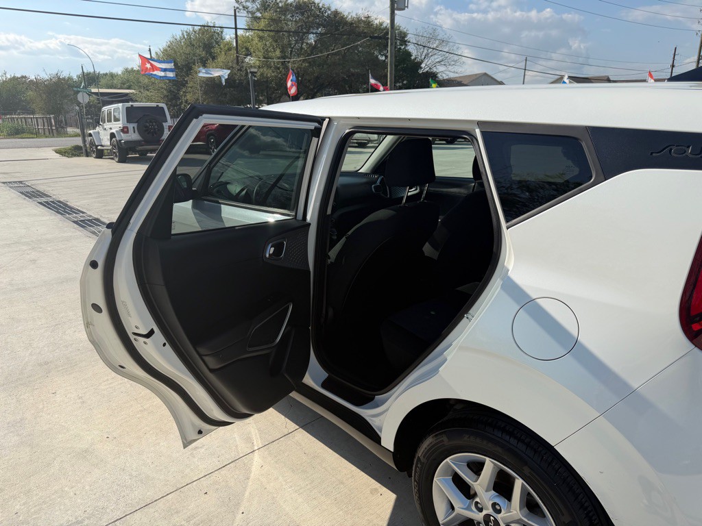 2022 Kia Soul Image 14