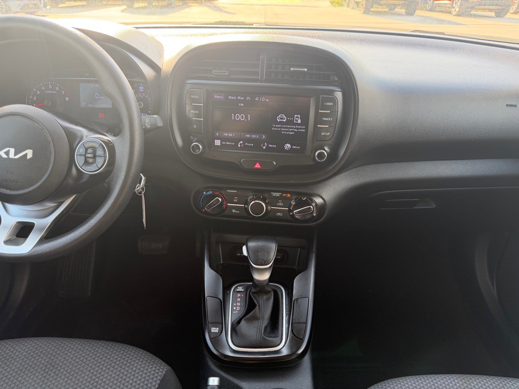2022 Kia Soul Image 25