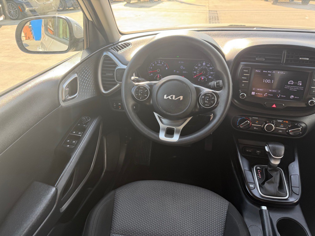 2022 Kia Soul Image 28