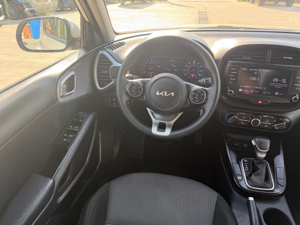 2022 Kia Soul Image 29