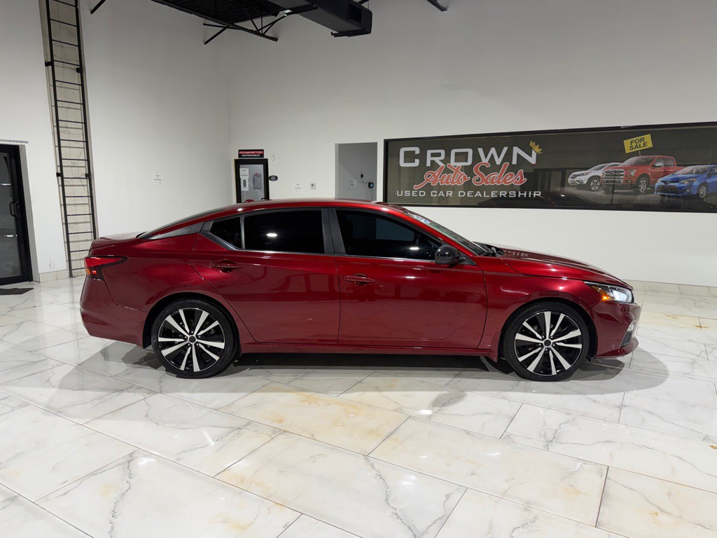2020 Nissan Altima Image 8