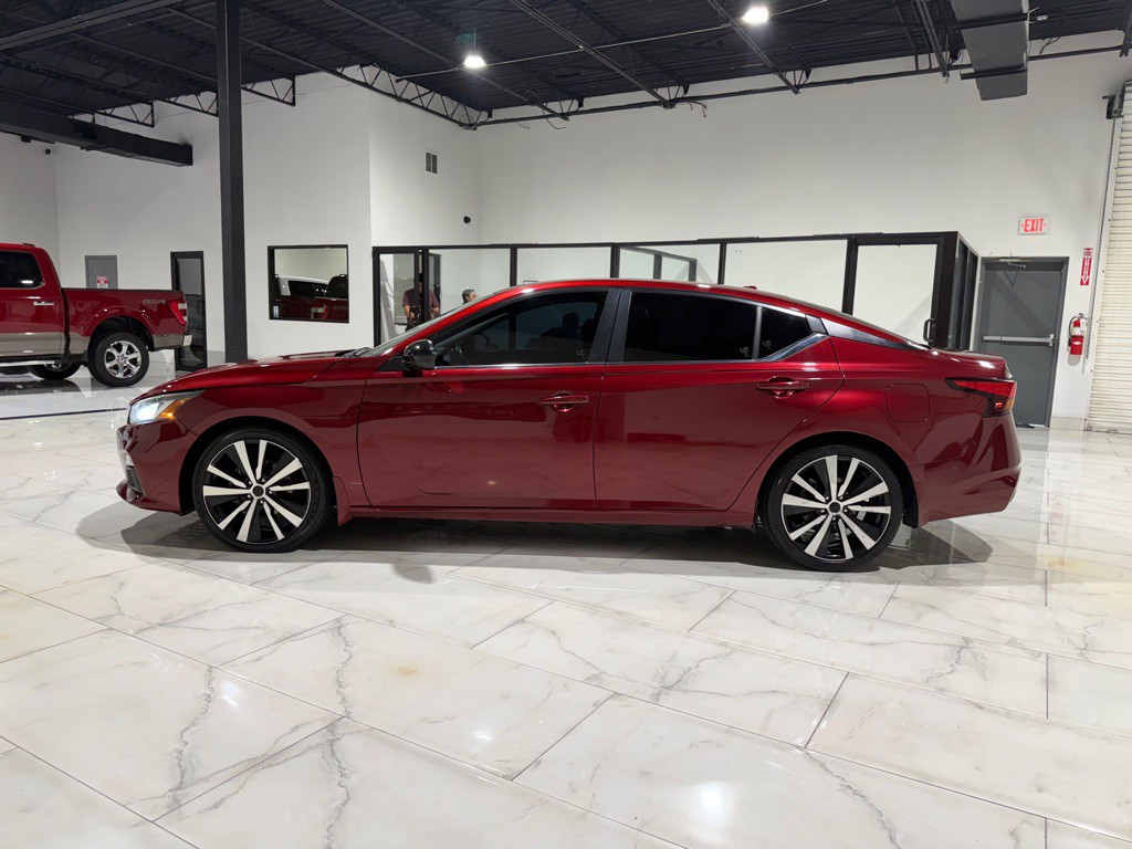 2020 Nissan Altima Image 9