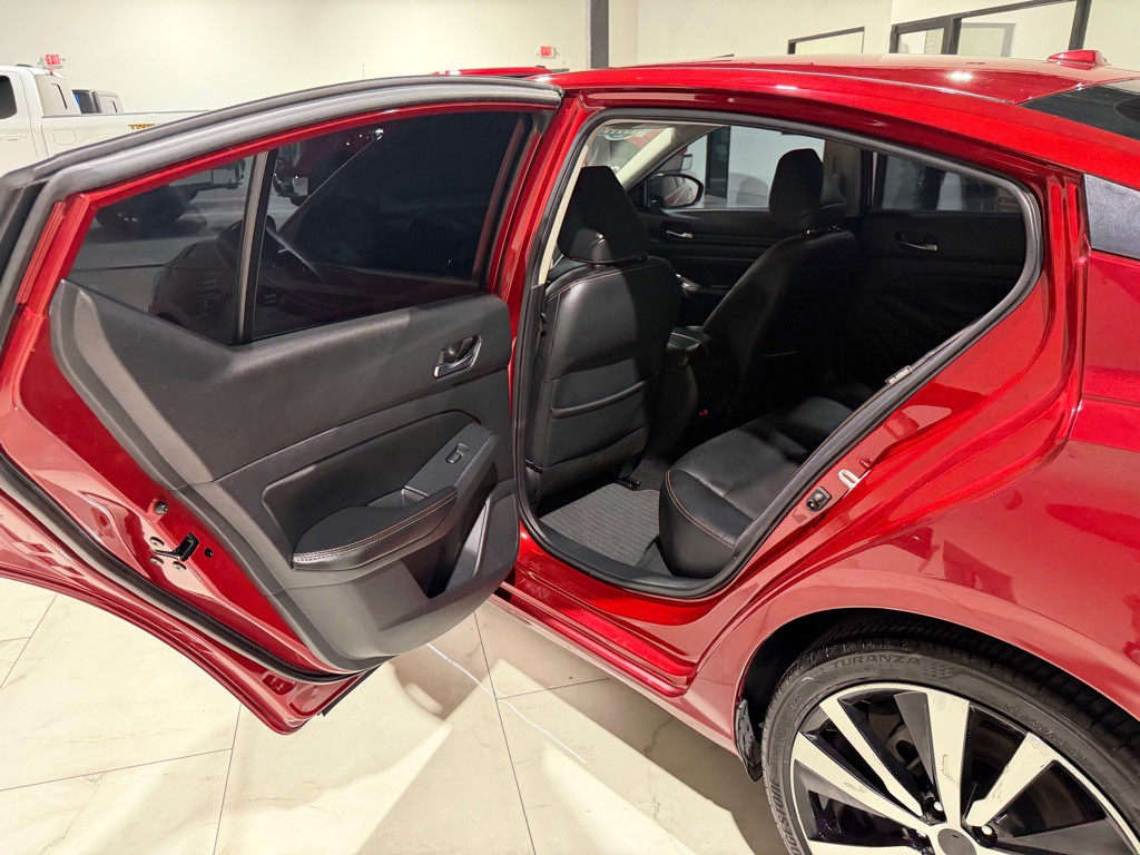 2020 Nissan Altima Image 14
