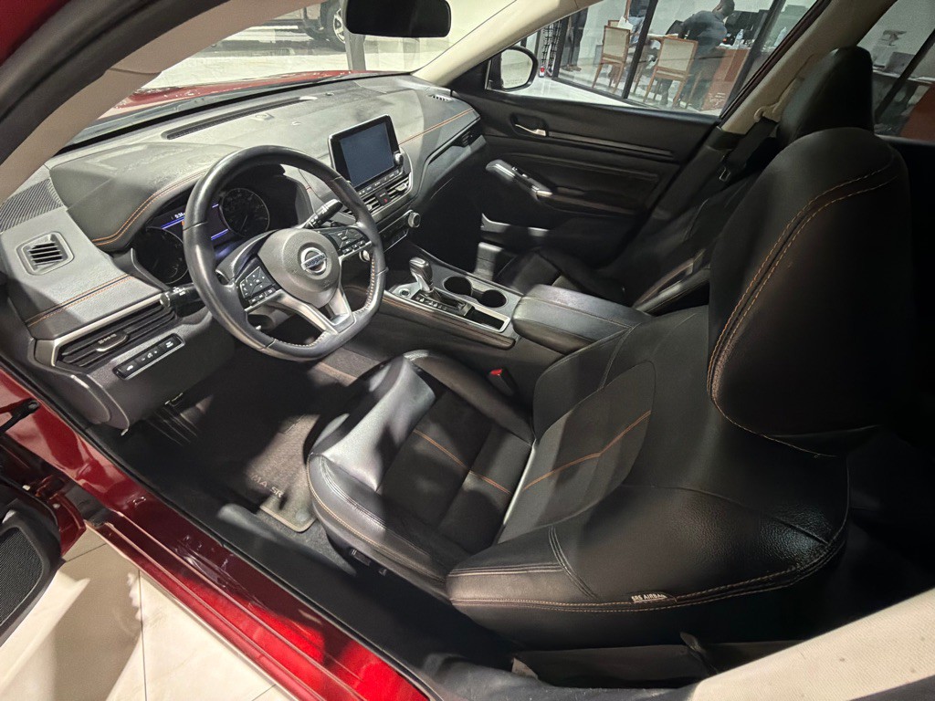 2020 Nissan Altima Image 24