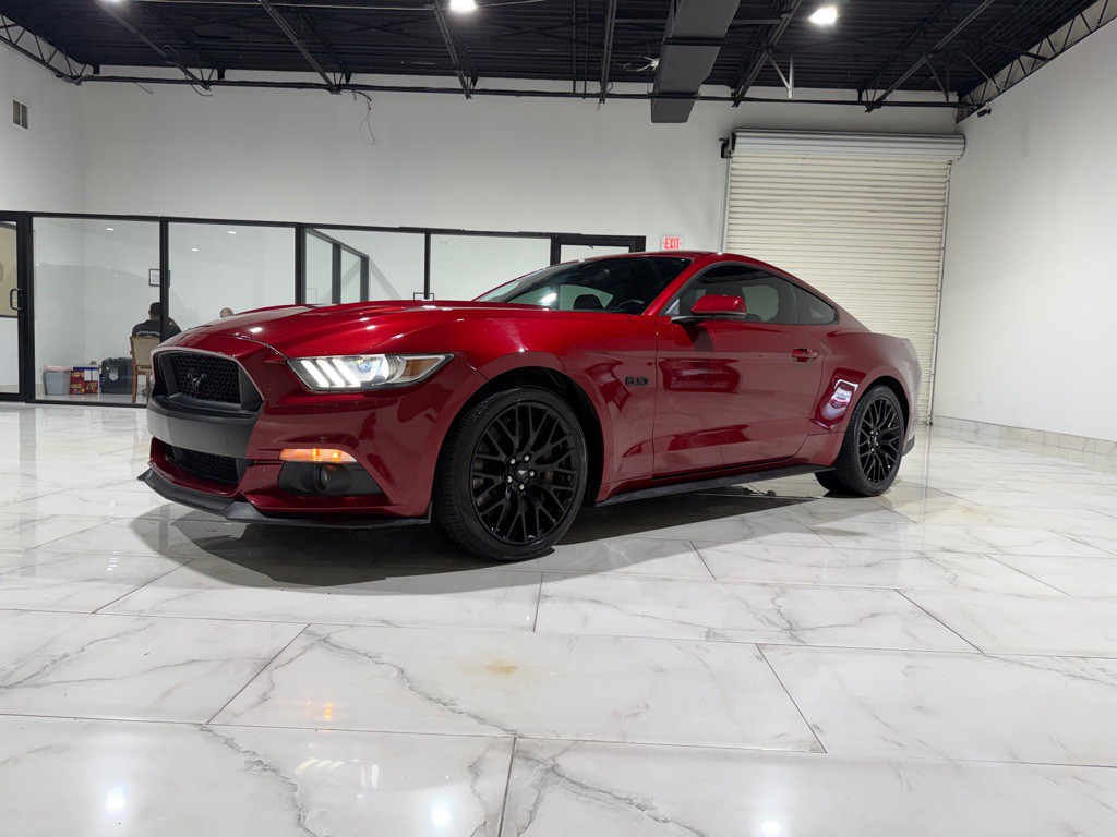 2017 Ford Mustang Image 1