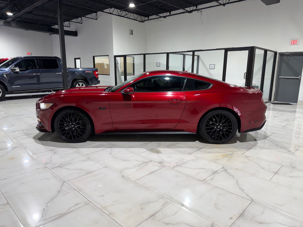 2017 Ford Mustang Image 8