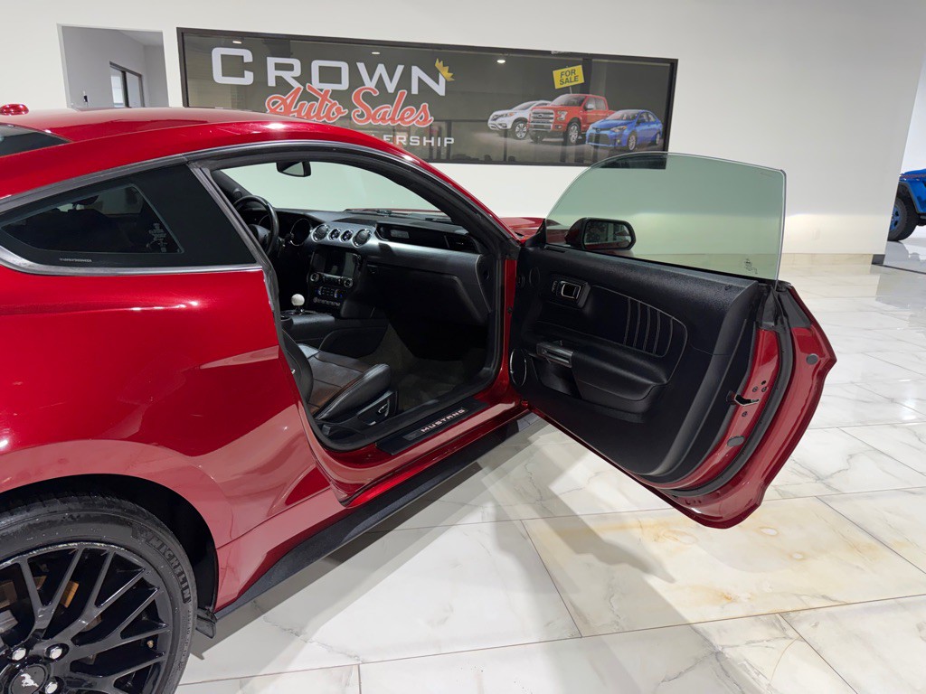 2017 Ford Mustang Image 14