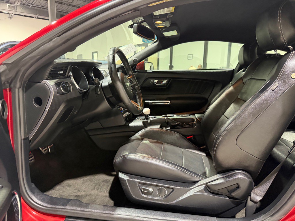 2017 Ford Mustang Image 17