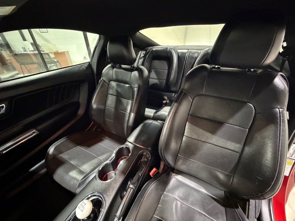 2017 Ford Mustang Image 18