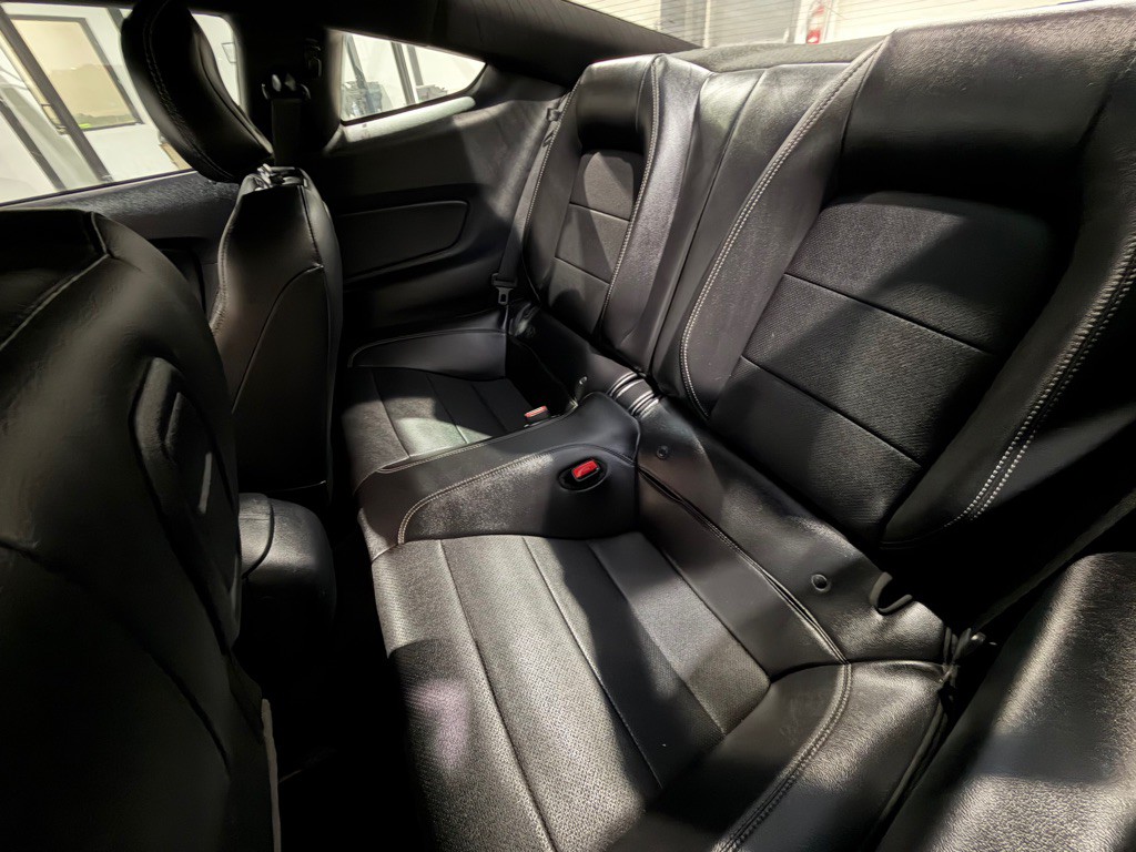 2017 Ford Mustang Image 19