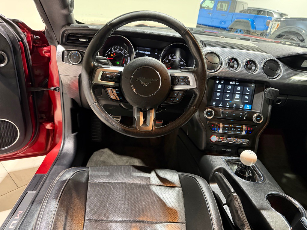 2017 Ford Mustang Image 21