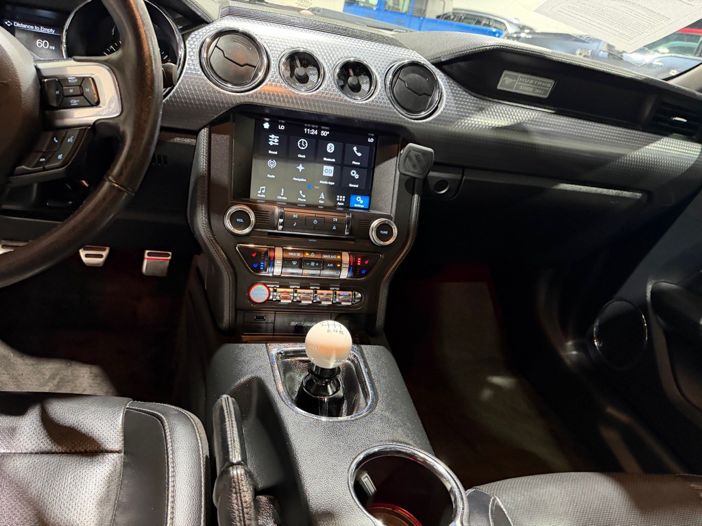 2017 Ford Mustang Image 22