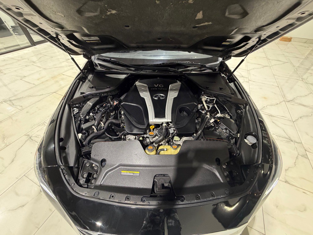 2017 INFINITI Q60 Image 4