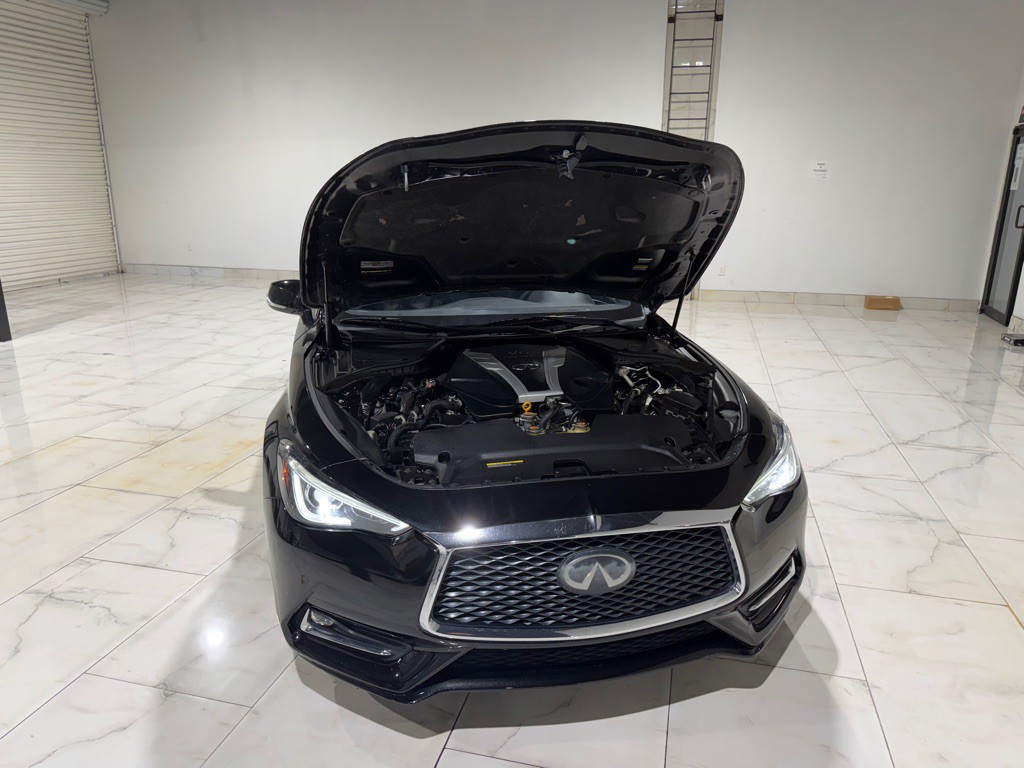 2017 INFINITI Q60 Image 5