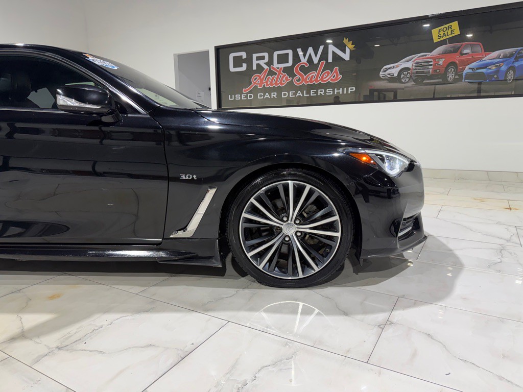 2017 INFINITI Q60 Image 7