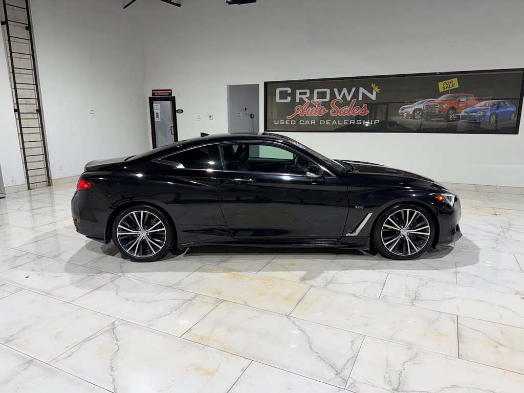 2017 INFINITI Q60 Image 10