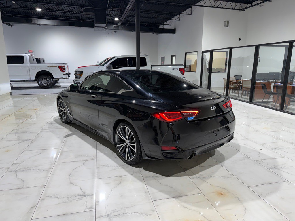 2017 INFINITI Q60 Image 13