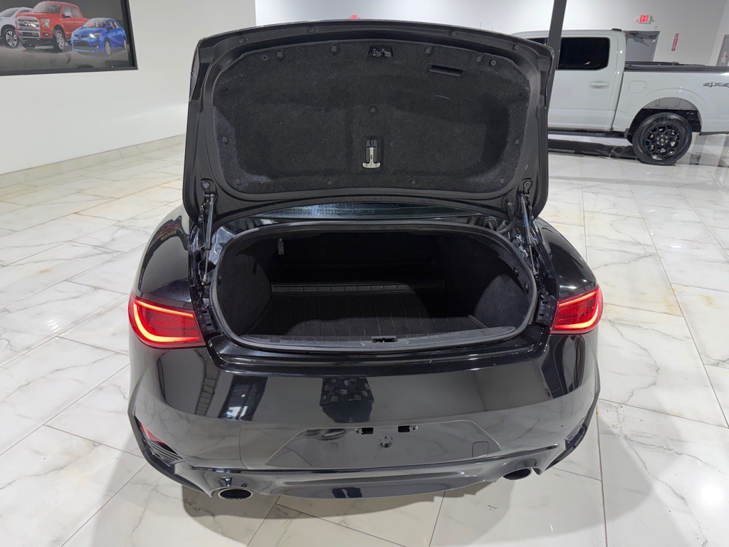 2017 INFINITI Q60 Image 14