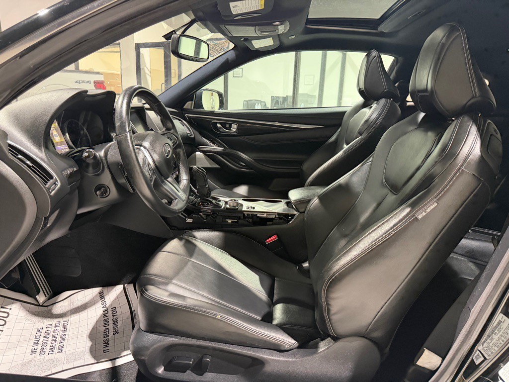 2017 INFINITI Q60 Image 18