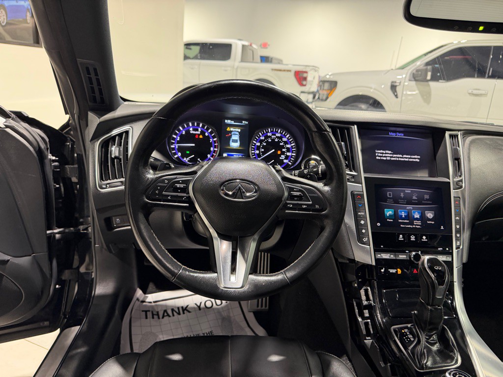2017 INFINITI Q60 Image 24