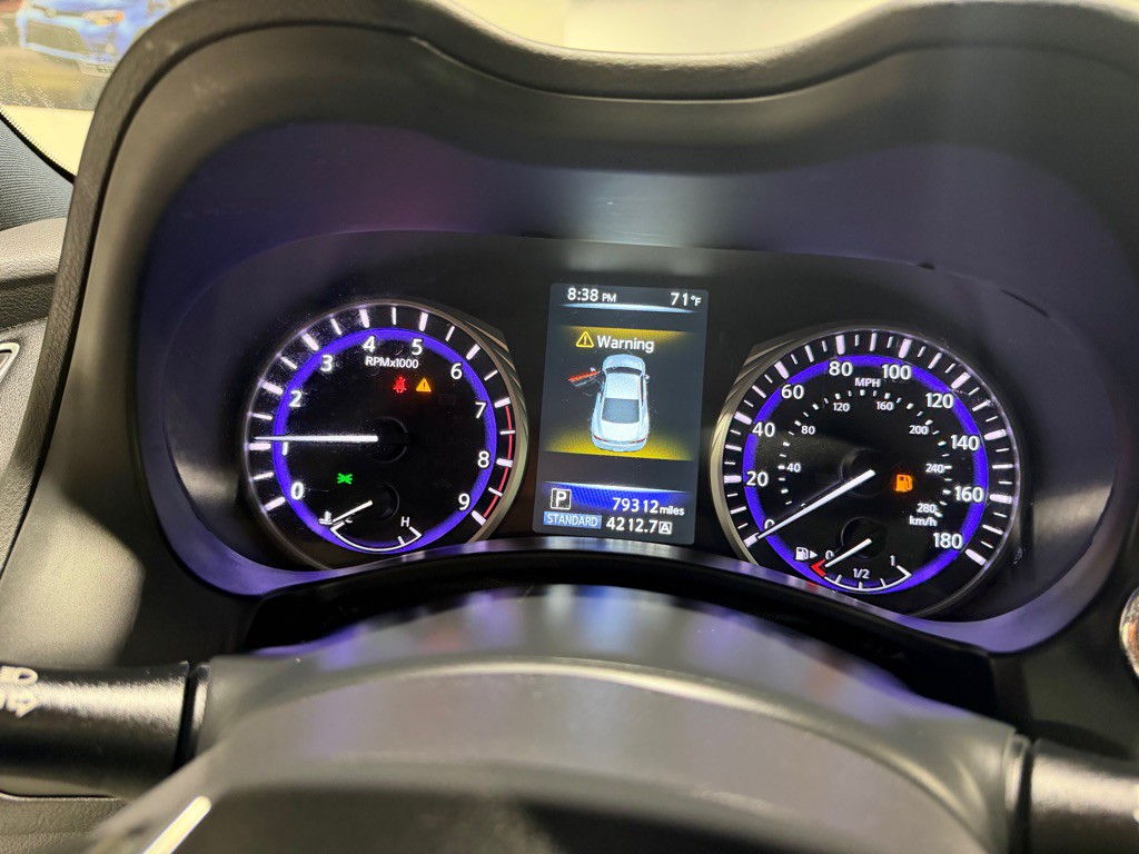 2017 INFINITI Q60 Image 25