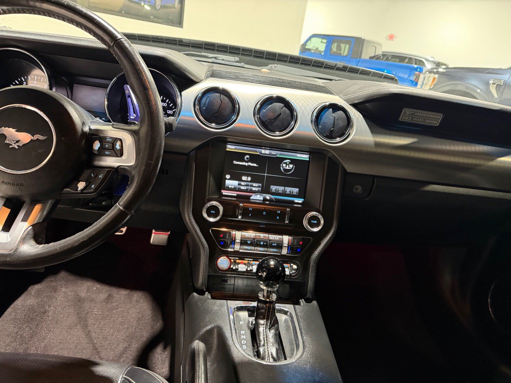 2015 Ford Mustang Image 21