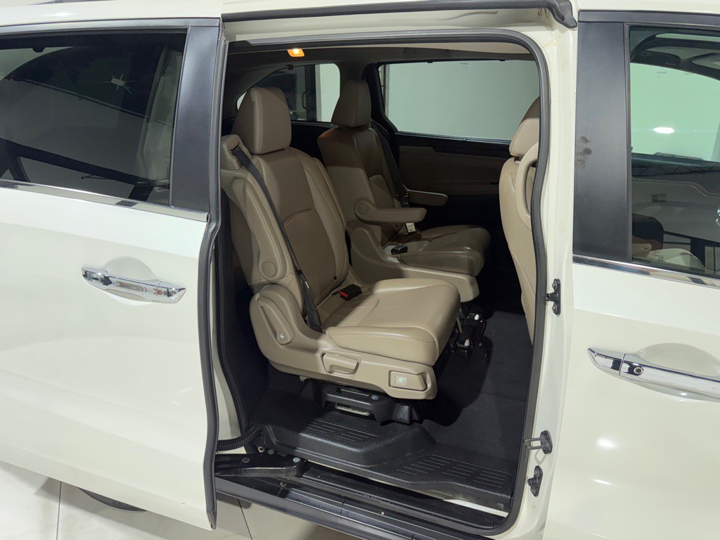 2018 Honda Odyssey Image 15