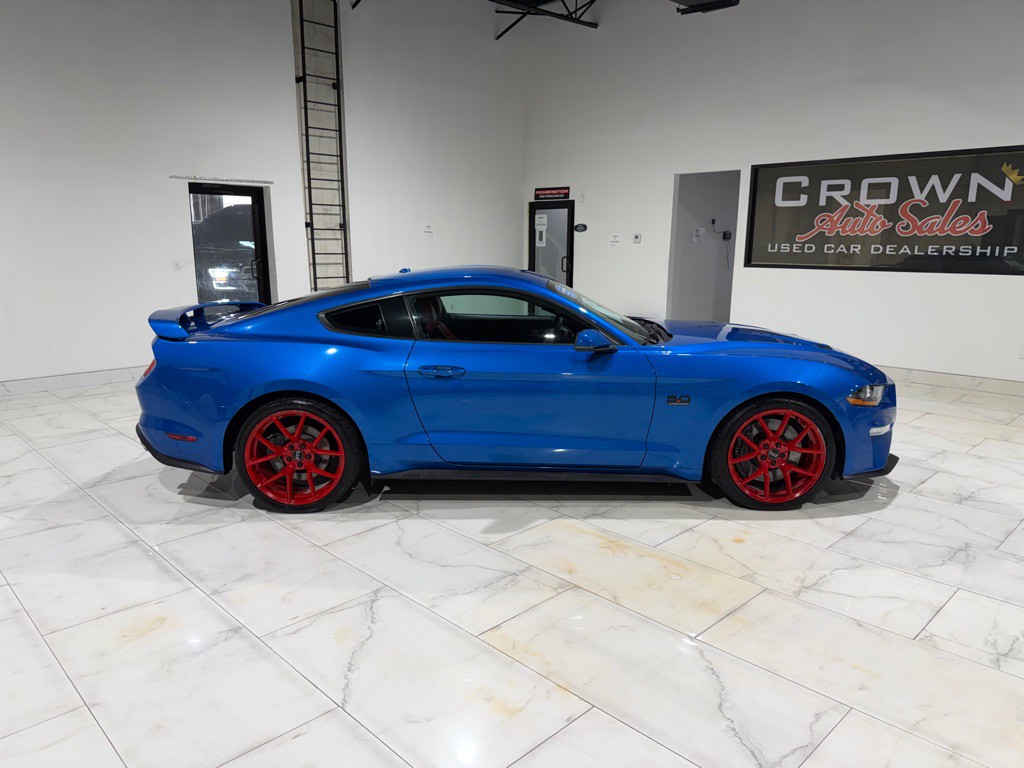 2019 Ford Mustang Image 9