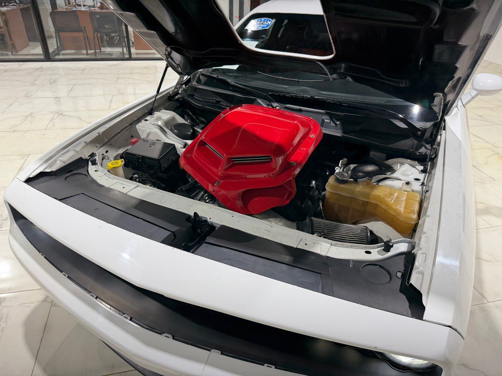 2016 Dodge Challenger Image 4