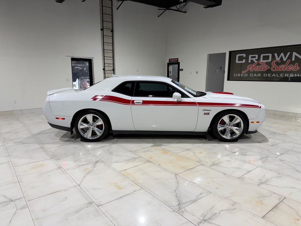 2016 Dodge Challenger Image 8