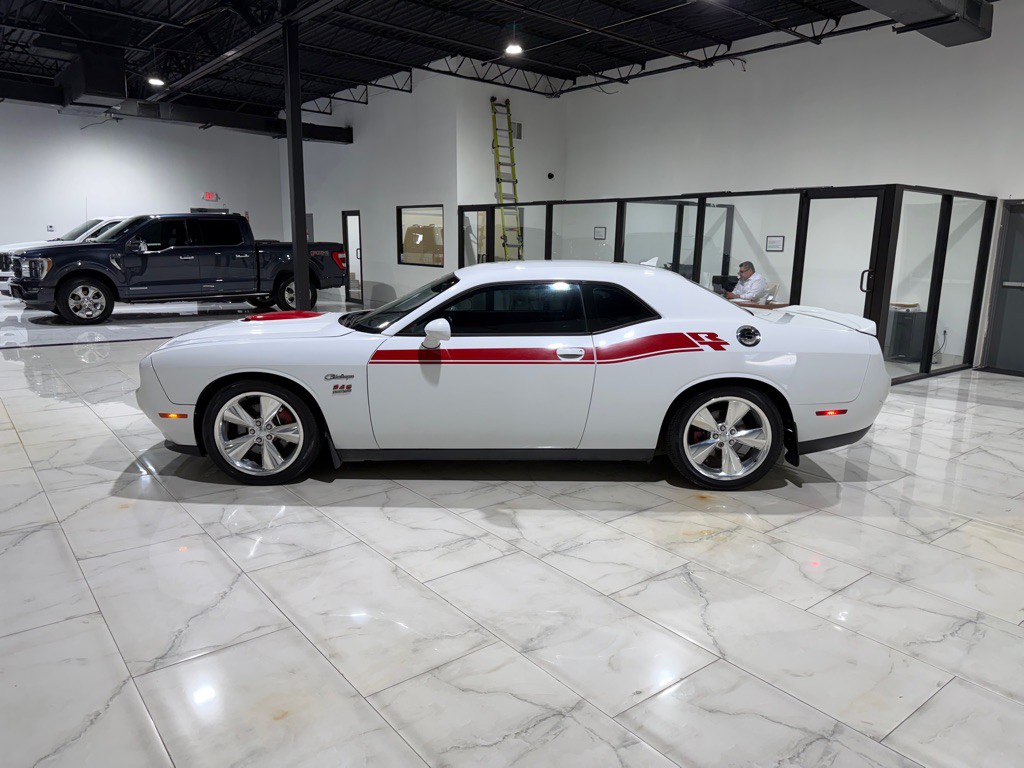 2016 Dodge Challenger Image 9
