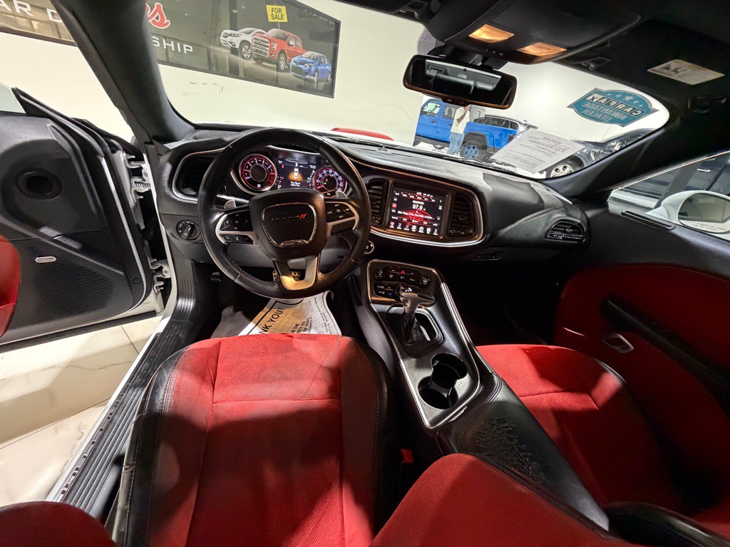 2016 Dodge Challenger Image 20