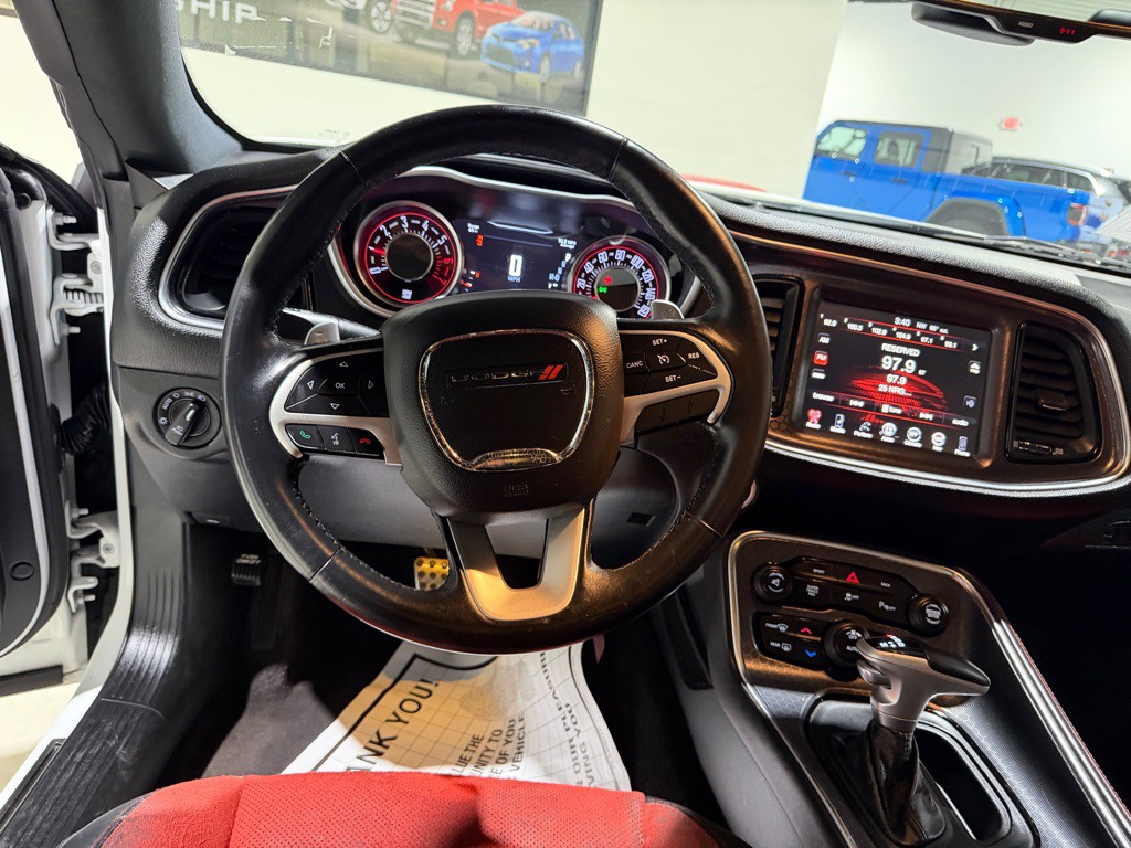 2016 Dodge Challenger Image 23