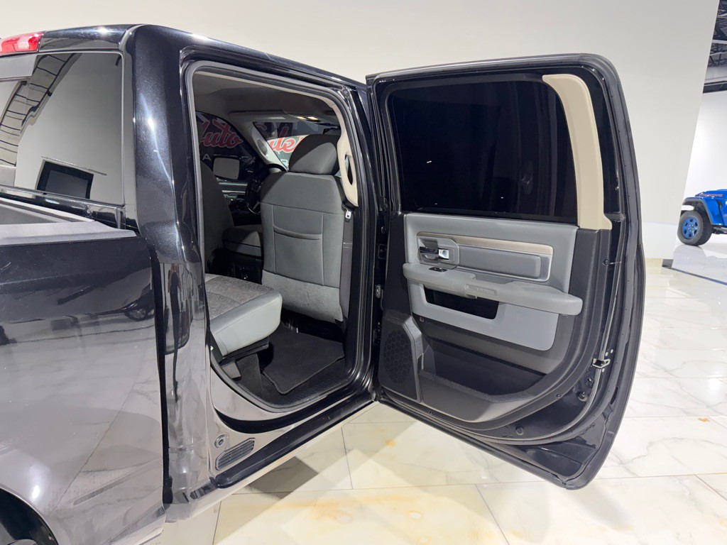 2016 RAM 1500 Image 16