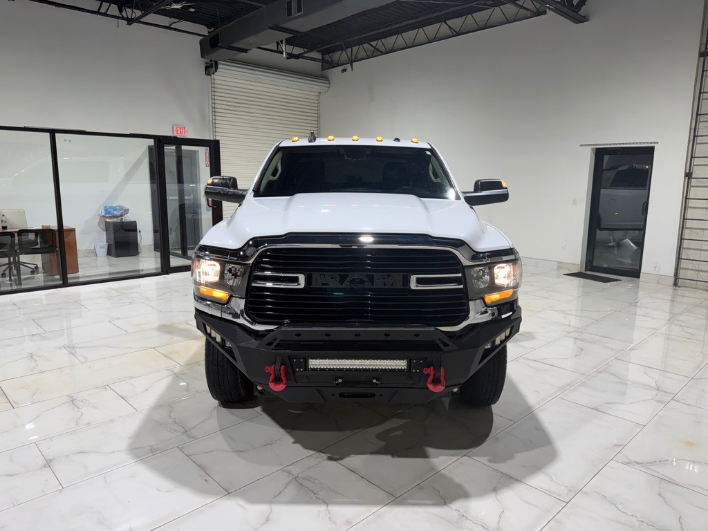 2019 RAM 3500 Image 2